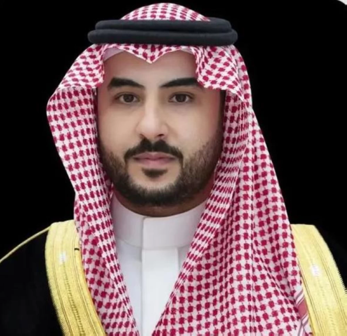 خالد بن سلمان وناصر بن حمد يبحثان التصدي للعدوان الإيراني