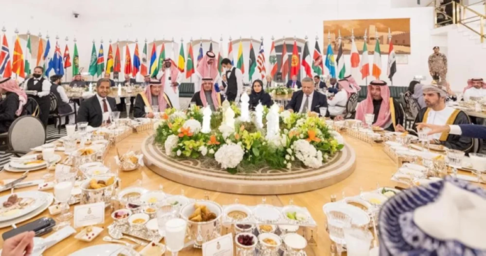 الخارجية السعودية تستضيف البعثات الدبلوماسية في إفطار رمضاني