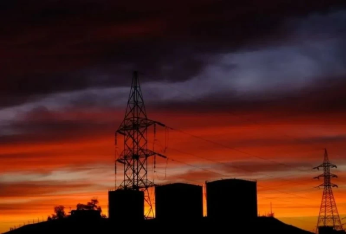 انقطاع الكهرباء في العراق بالكامل: الأسباب وتفاصيل الأزمة