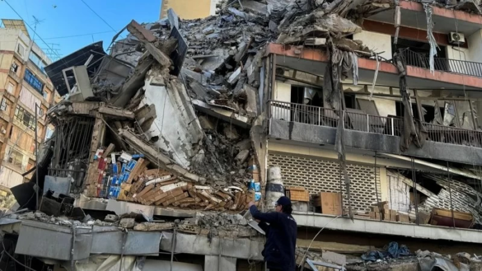 قصف ضاحية بيروت: إسرائيل تتوعد وحزب الله يرد بإنذارات إخلاء