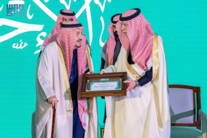 أمير الرياض يكرم المحسنين بمنصة إحسان ويدشن مبادرة البراعم