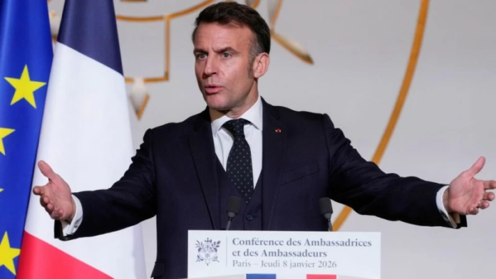 ماكرون يطالب إيران بفتح مضيق هرمز ووقف الهجمات فوراً