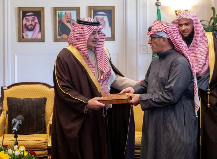 أمير تبوك يسلم وحدات سكنية ضمن مبادرة ولي العهد للإسكان