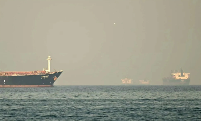 وزير الطاقة الأمريكي: بوارجنا سترافق السفن نهاية مارس