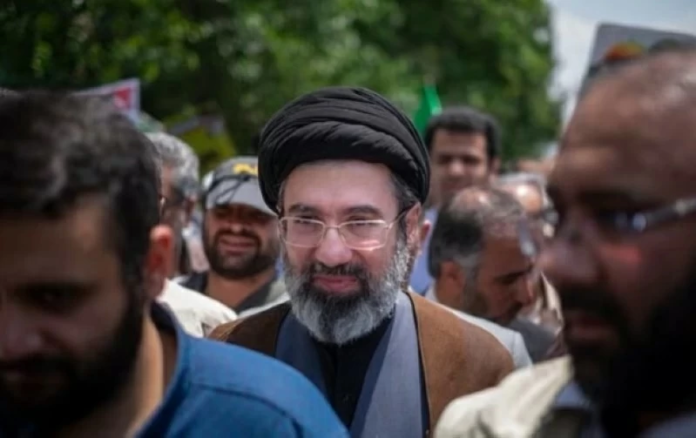 مجتبى خامنئي: غياب غامض للمرشد الجديد يشعل التكهنات