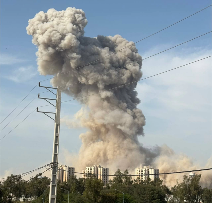 مسارات الصراع الإسرائيلي الإيراني وتداعياته عالمياً