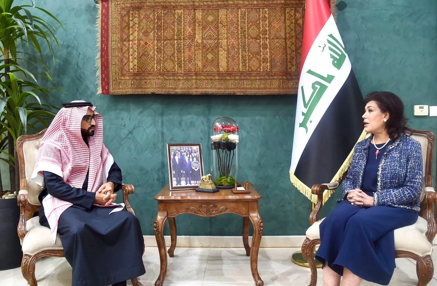 السفيرة العراقية ومنفذ عرعر الحدودي