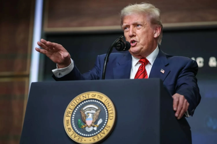 ترمب يعلن إرسال سفن حربية لتأمين مضيق هرمز