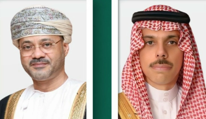 وزير الخارجية يعزي نظيره العُماني بوفاة فهد بن محمود
