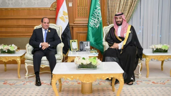 السيسي لولي العهد: دعم مصر للسعودية ورفض الاعتداءات الإيرانية