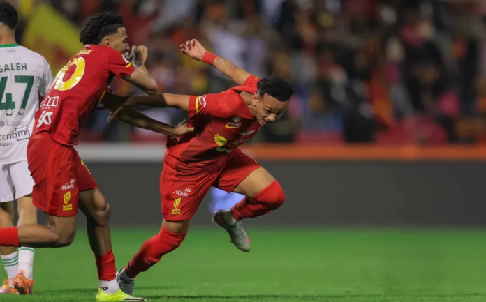 تركي العمار يعتذر لوالده بعد هدفه القاتل في شباك الأهلي