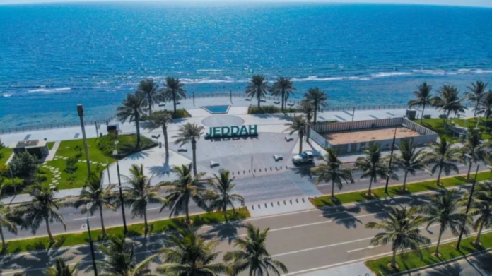 توقعات أمطار جدة قبل العيد: طقس معتدل وتحذيرات هامة