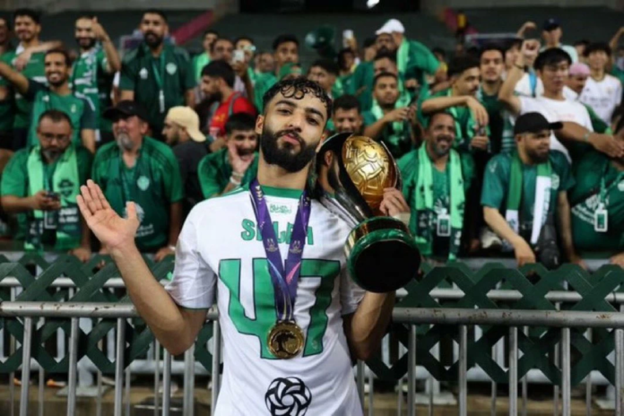 جراحة طارئة تبعد صالح أبو الشامات عن النادي الأهلي