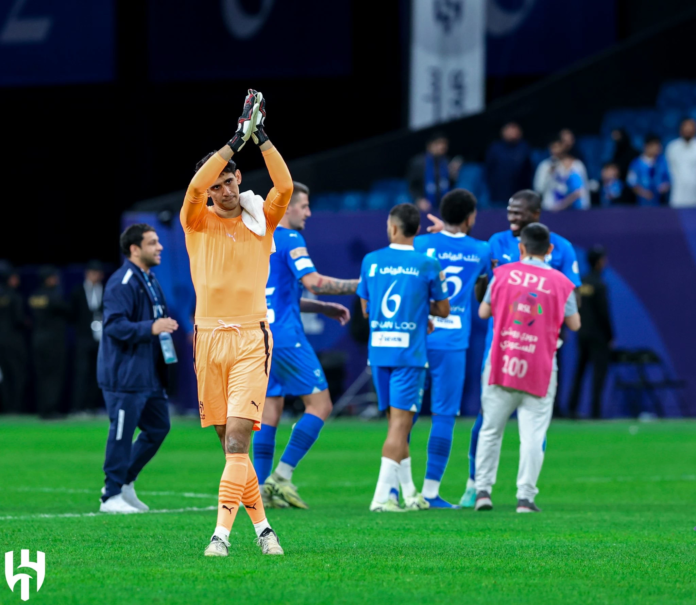 ميندي وبونو: صراع حراسة المرمى في كلاسيكو الأهلي والهلال