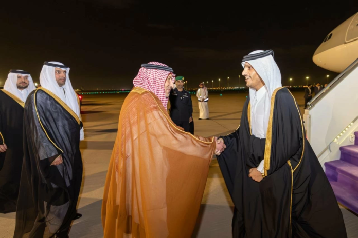 وصول وزير خارجية قطر إلى الرياض لحضور الاجتماع التشاوري