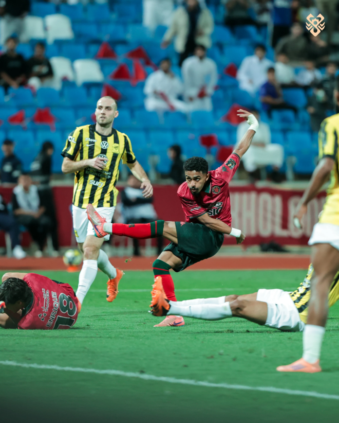 أزمة مدرب نادي الاتحاد: كونسيساو يفقد العميد هيبته