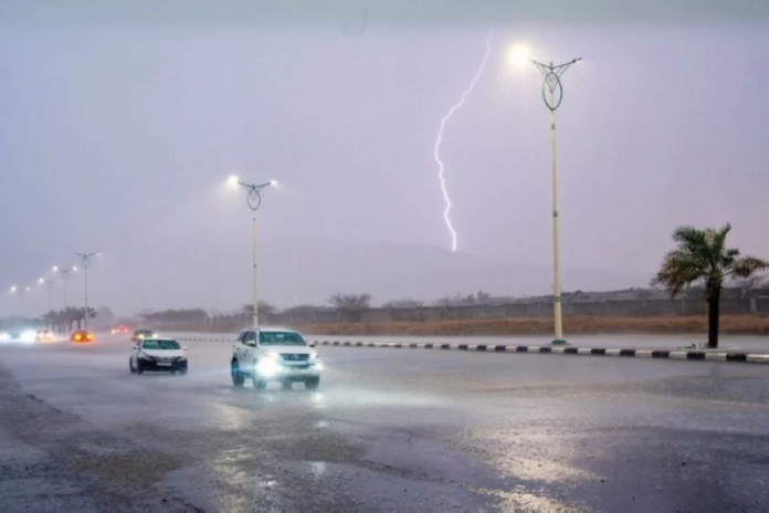 المركز الوطني للأرصاد: 8 إنذارات حمراء وأمطار غزيرة