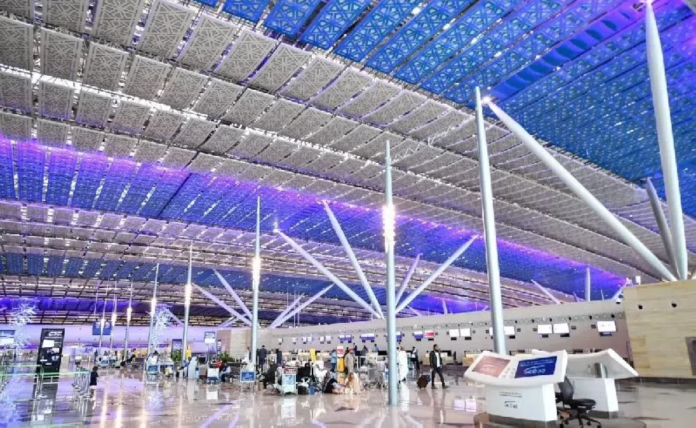 شروط شحن عبوات ماء زمزم للمعتمرين المغادرين (5 لترات)