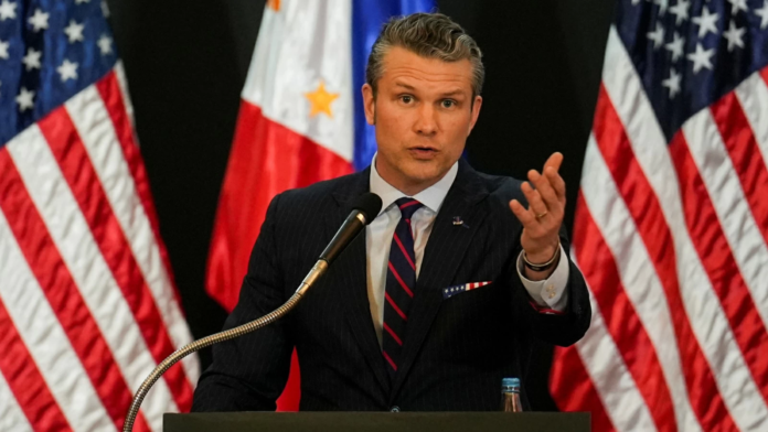 تدمير أهداف بحرية إيرانية في مضيق هرمز لحماية الملاحة