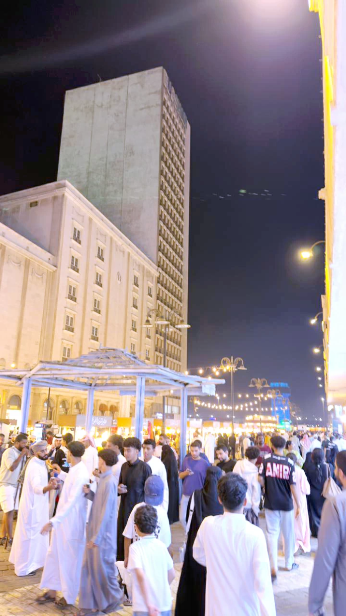 بهجة العيد تضيء الأسواق: استعدادات استثنائية وفرحة