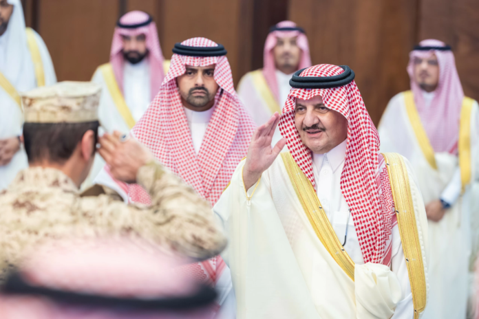 أمير المنطقة الشرقية يستقبل المهنئين بعيد الفطر المبارك