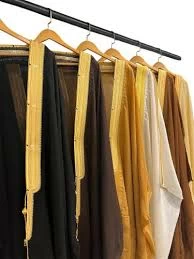 7 ألوان في مشالح الأعياد والمناسبات: دليلك للأناقة