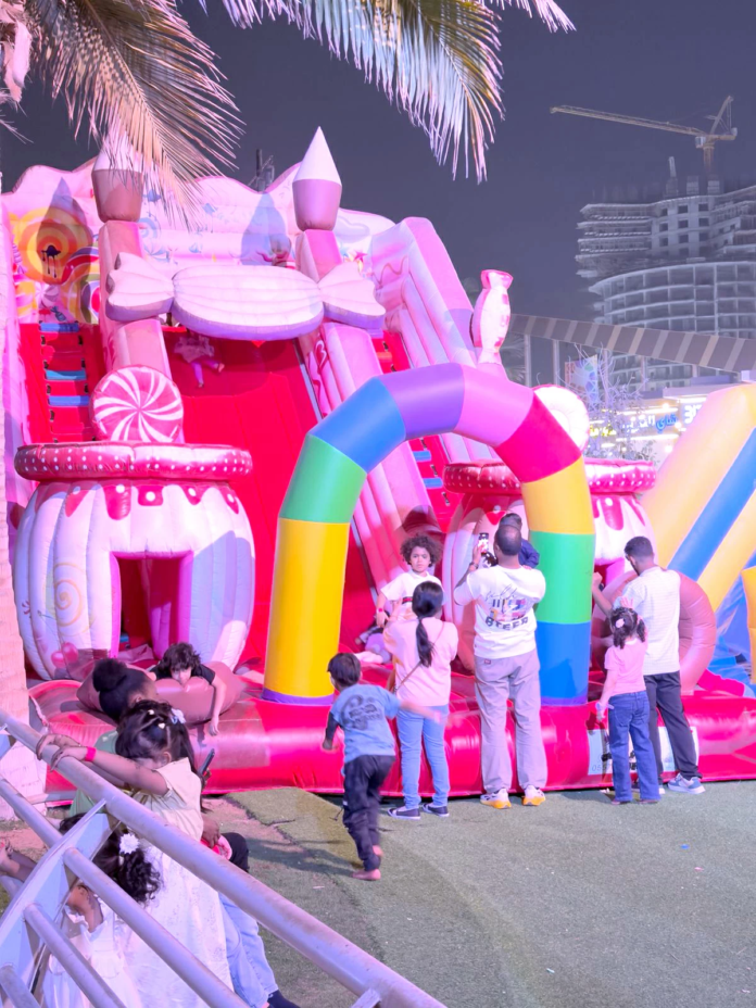 مظاهر فرحة الأطفال بالعيد: احتفالات وبهجة تملأ الساحات