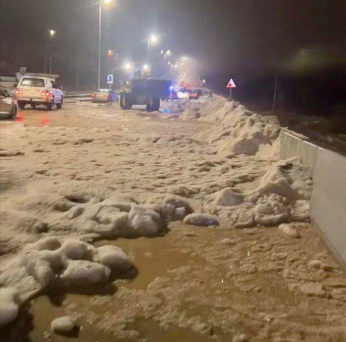 أمطار أبها وعسير: مشاهد ساحرة وتراكم للبرد في عروس الجبل