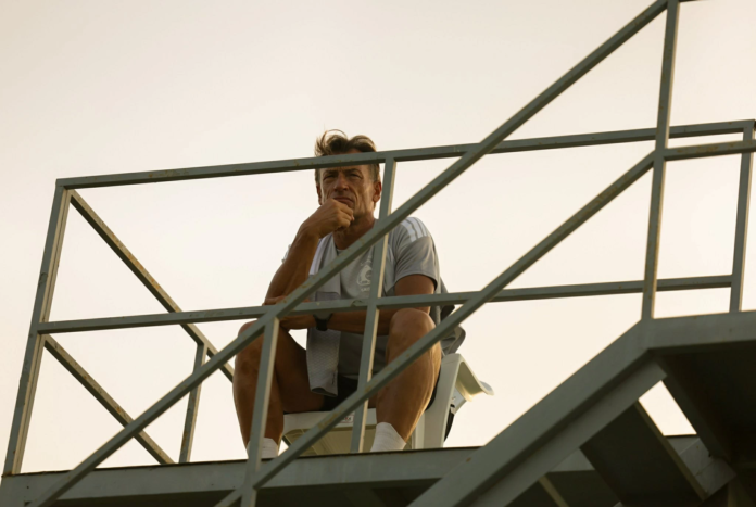 رينارد يراقب تدريبات المنتخب السعودي الرديف ويغلق المران