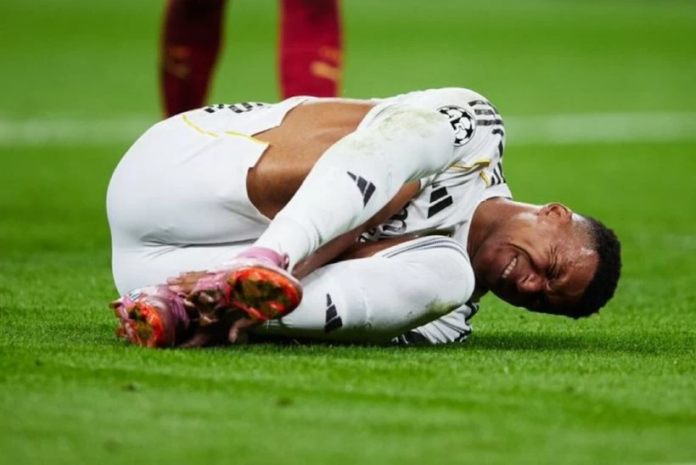 تفاصيل إصابة مبابي.. خطأ طبي كارثي يزلزل ريال مدريد