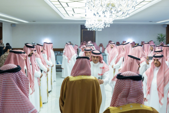 أمير الشرقية يستقبل المهنئين بعيد الفطر ومدير الصحة