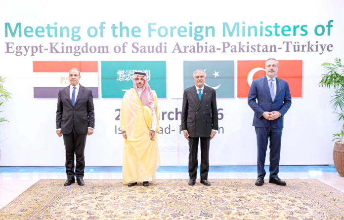 فيصل بن فرحان يبحث جهود استقرار المنطقة في إسلام آباد