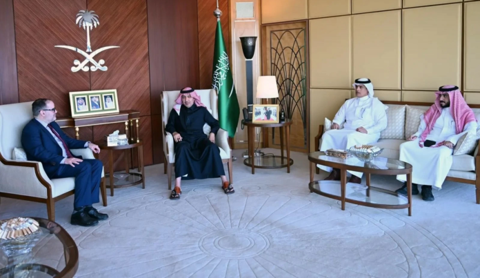 تفاصيل لقاء سفير السعودية لدى مصر بمدير شؤون الأونروا