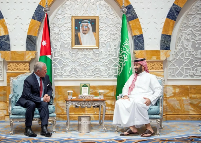 ولي العهد يلتقي ملك الأردن لبحث التطورات الإقليمية