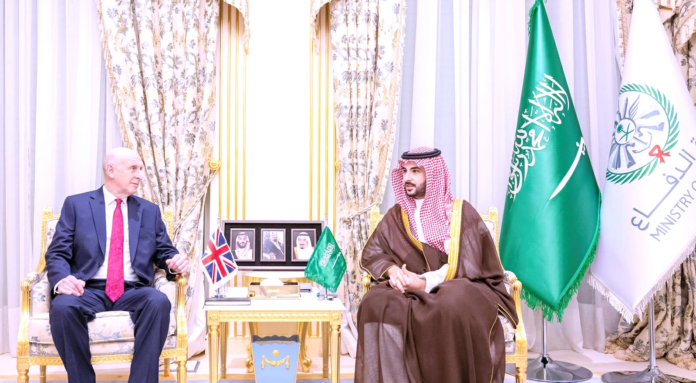 وزيرا الدفاع السعودي والبريطاني: تعزيز الشراكة الإستراتيجية