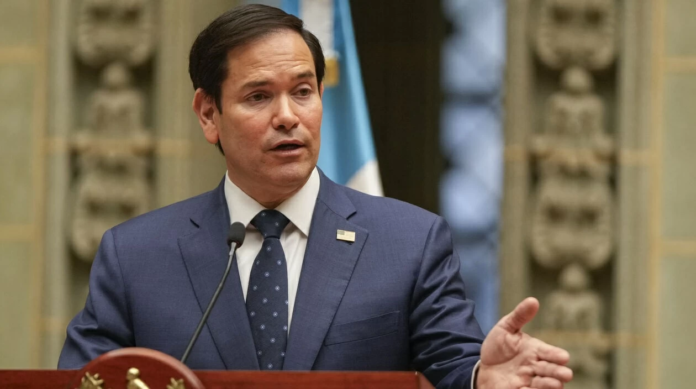 أمريكا تحذر: لن نسمح لإيران بالسيطرة على مضيق هرمز