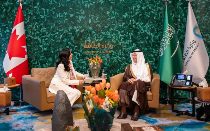 وزير الطاقة يبحث سبل التعاون السعودي الكندي في الطاقة