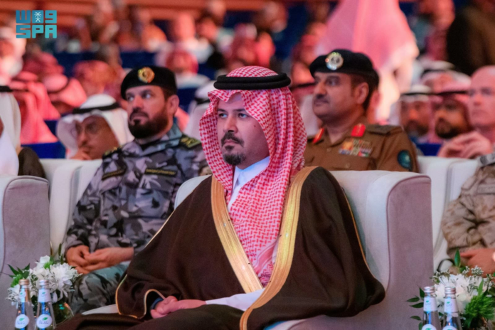 أمير المدينة: خدمة الحجاج والمعتمرين نهج راسخ للمملكة