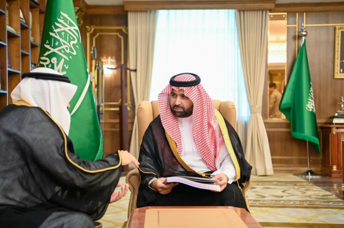 أمير جازان يستعرض مدينة جازان للصناعات الأساسية والتحويلية