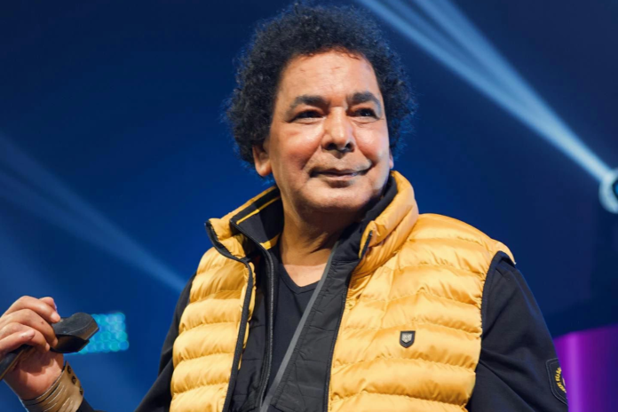 تطورات الحالة الصحية لمحمد منير: الكينج يطمئن جمهوره