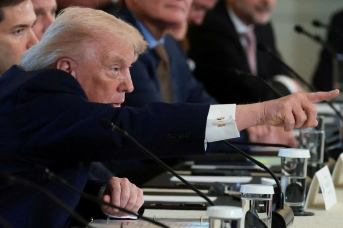 ماذا بعد انتهاء مهلة ترمب لإيران؟ سيناريوهات التصعيد