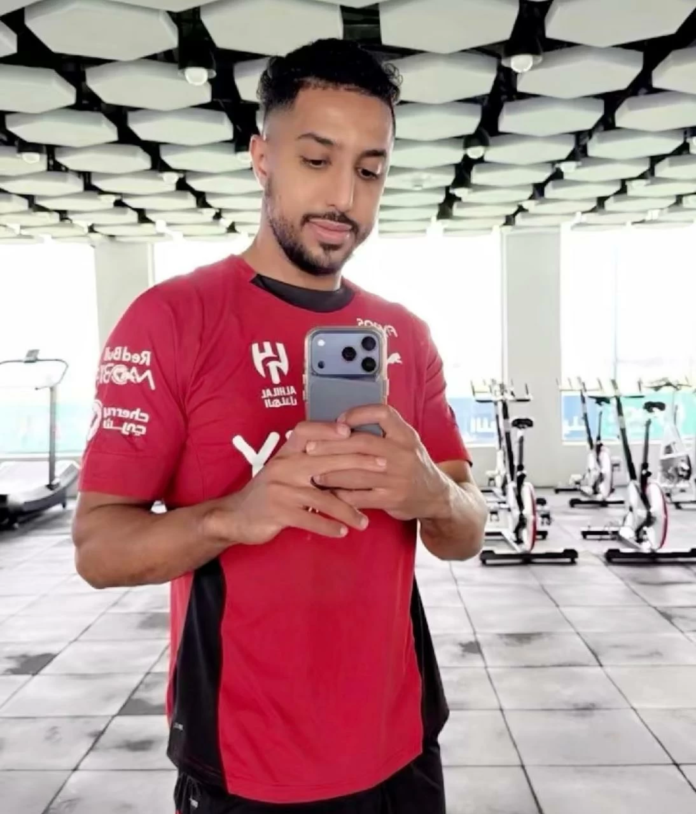 إنجاز تاريخي: سالم الدوسري مع الهلال يبحث عن هدفه الـ88