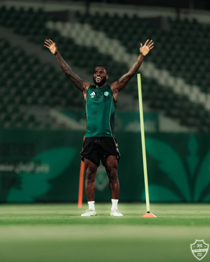 عودة فرانك كيسيه تنعش صفوف الأهلي قبل لقاء الفيحاء