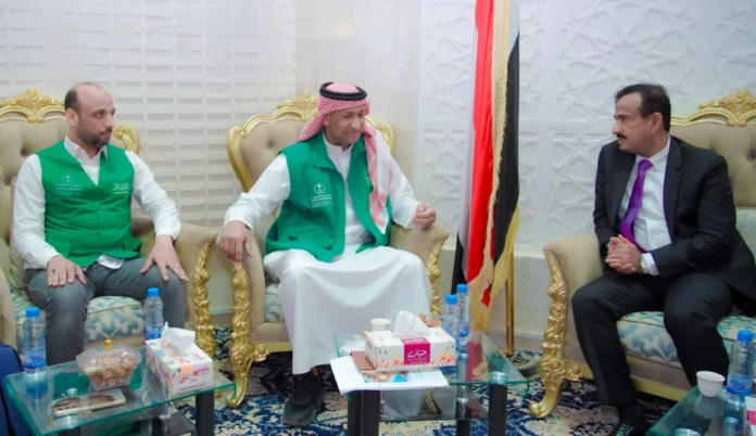 محافظ شبوة يعلن إنشاء مصفاة العقلة بدعم سعودي