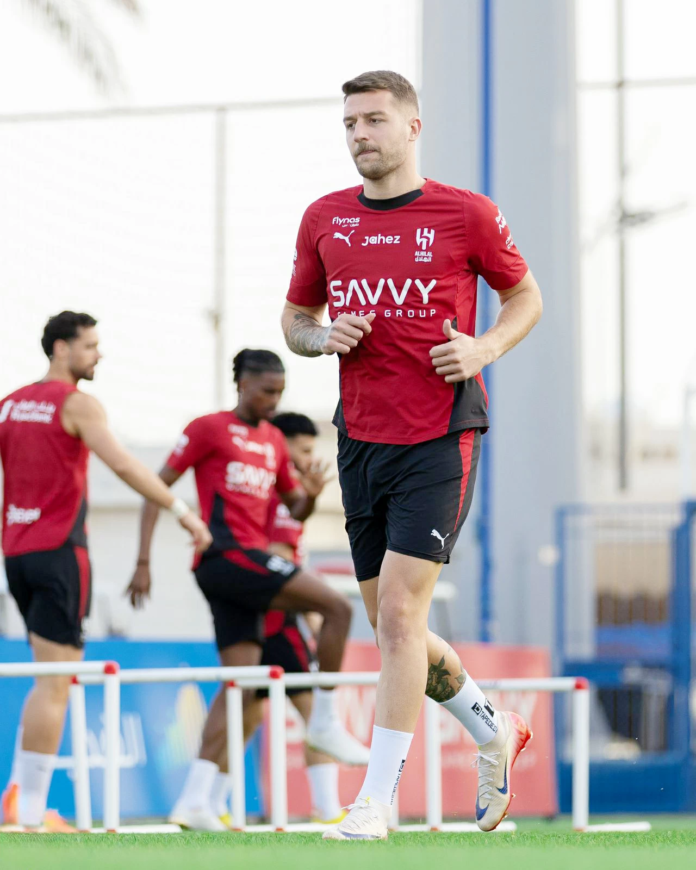 مواجهات حاسمة في دوري روشن السعودي: الهلال والأهلي والاتحاد