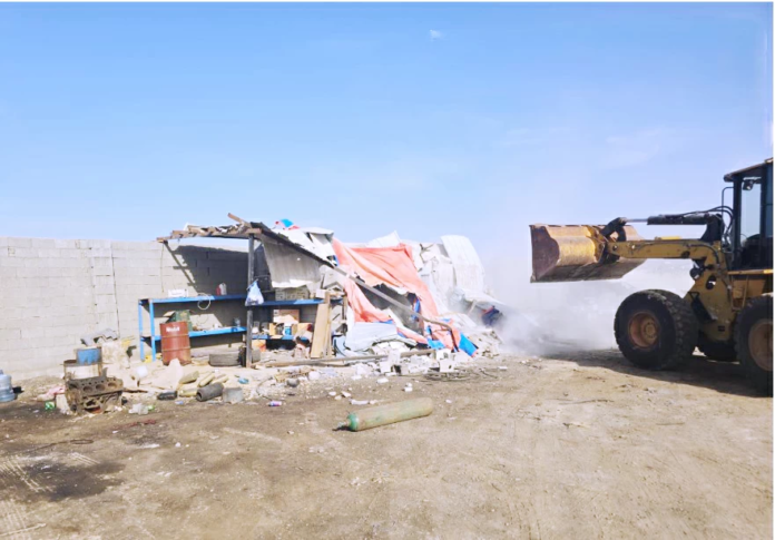 فصل الخدمات عن المباني الآيلة للسقوط في جدة بحي الفاروق