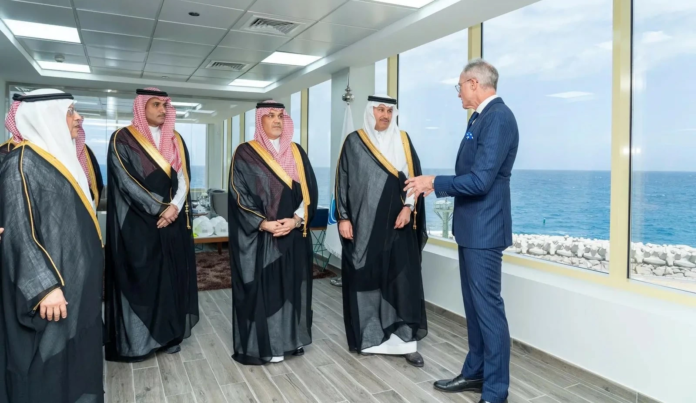 جولة تفقدية لتعزيز سلاسل الإمداد في ميناء الملك عبدالله