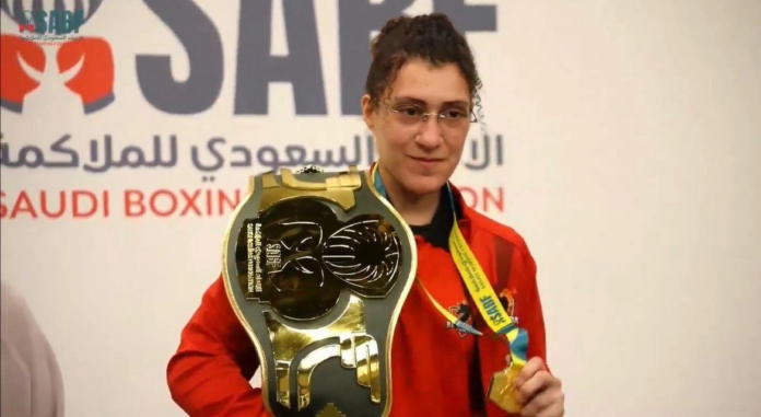 ريناد جمال تحصد الذهب في بطولة حزام السعودية لنخبة الملاكمة