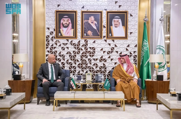 وزير الداخلية السعودي يبحث التعاون مع وزير الطوارئ السوري