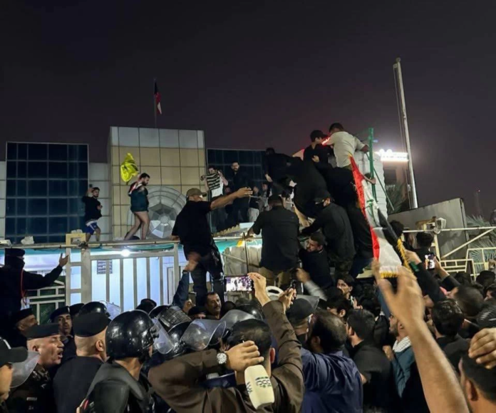 تفاصيل الاعتداء على القنصلية الكويتية في البصرة وإدانته